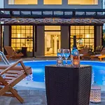 Amazing Grande With Swimming Pool *
