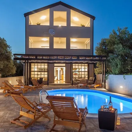 Villa Amazing Grande With Swimming Pool *
