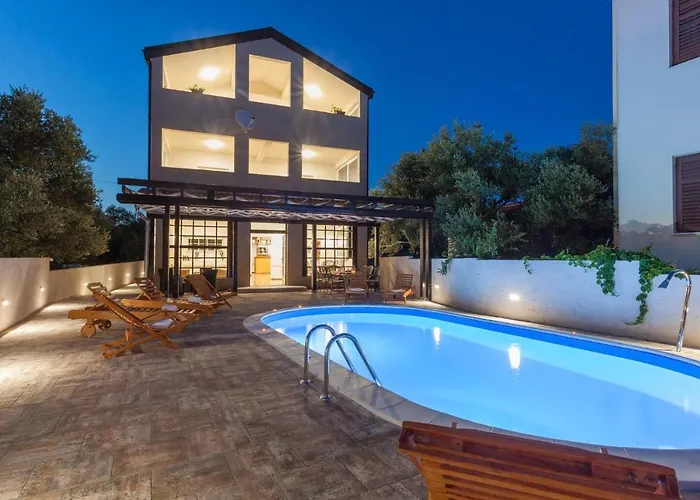 Amazing Grande With Swimming Pool