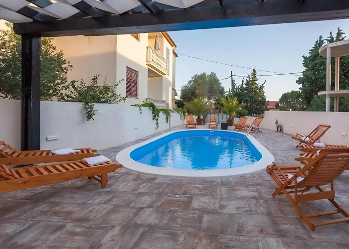 빌라 Amazing Grande With Swimming Pool