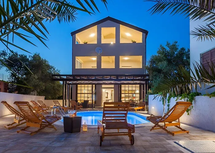Amazing Grande With Swimming Pool Свети-Петар
