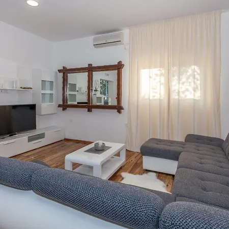 Amazing Grande With Swimming Pool Villa *