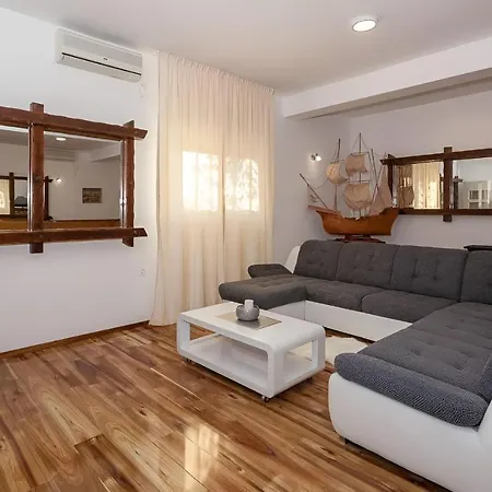 Amazing Grande With Swimming Pool * Sveti Petar (Zadar)