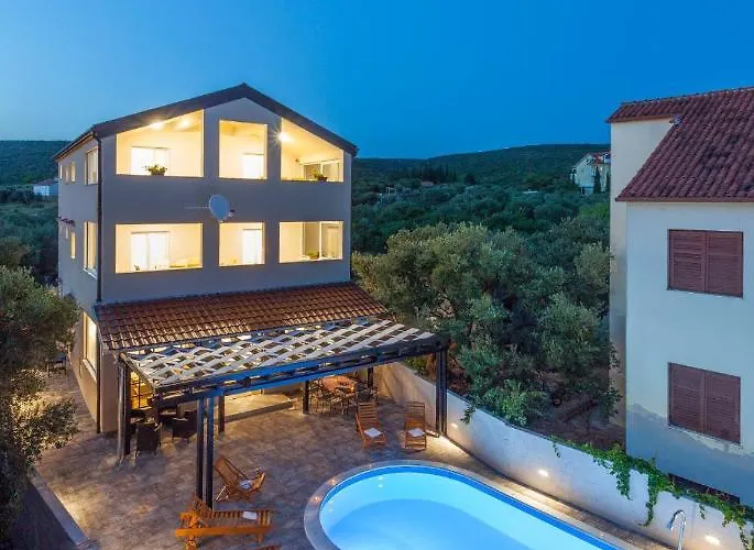 Amazing Grande With Swimming Pool