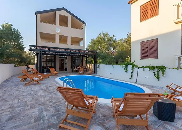 Villa Amazing Grande With Swimming Pool